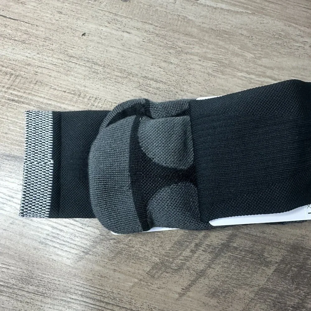 NWT Nike Dri-Fit Spark Unisex Cushioned Crew Running Socks Size Small (Black)